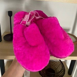 Girl Ugg Size 2